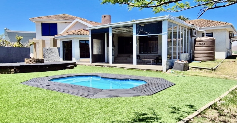 5 Bedroom Property for Sale in Summerstrand Eastern Cape